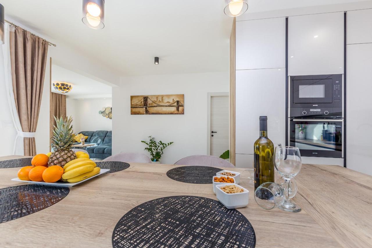 Holiday House Villa Andro Pinezići 외부 사진