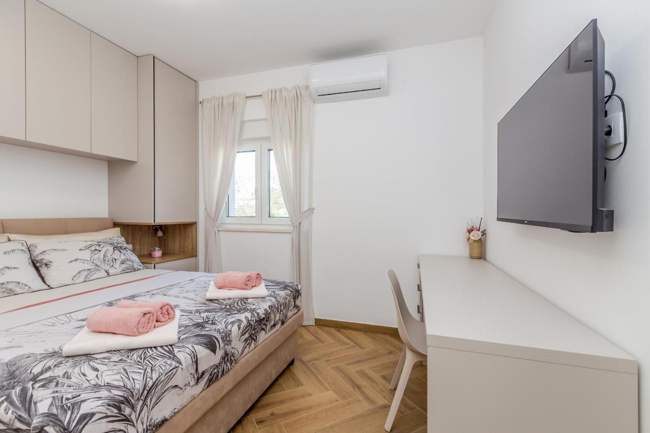 Holiday House Villa Andro Pinezići 외부 사진